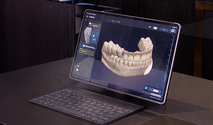 Tablet mit einem digitalen 3D-Modell eines Unterkiefers in einer Dental-Designsoftware